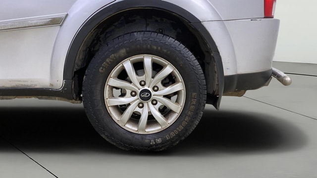View Mahindra XUV500 Image 8 Used Mahindra XUV500 Image 8