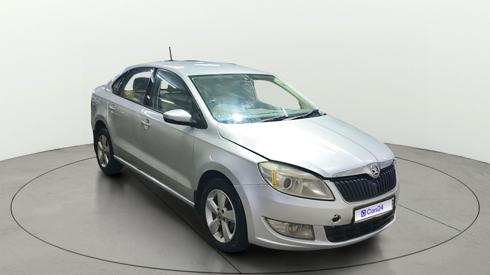 View 2016 Skoda Rapid 1.5 TDI CR Style BS IV Image 36 Used 2016 Skoda Rapid 1.5 TDI CR Style BS IV Image 36