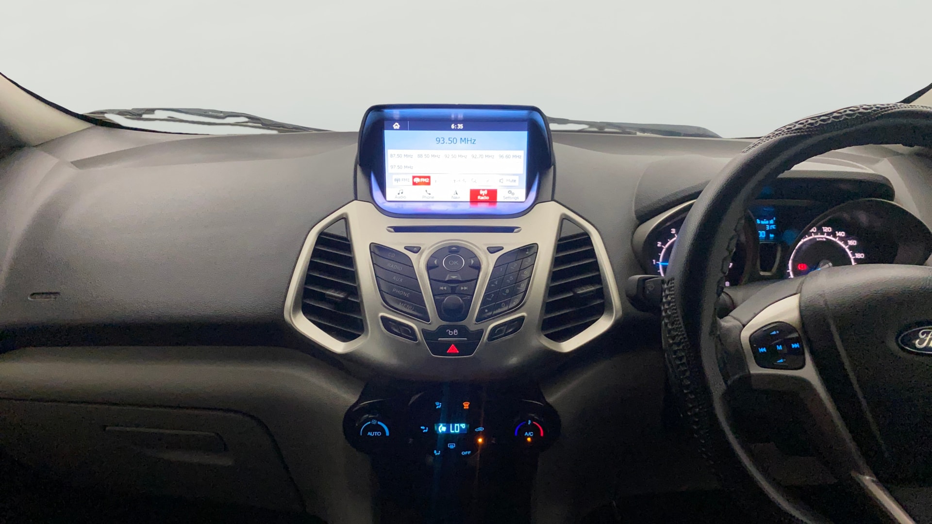 View 2017 Ford EcoSport 1.5 TDCi Diesel Ambiente BS IV Image 17 Used 2017 Ford EcoSport 1.5 TDCi Diesel Ambiente BS IV Image 17