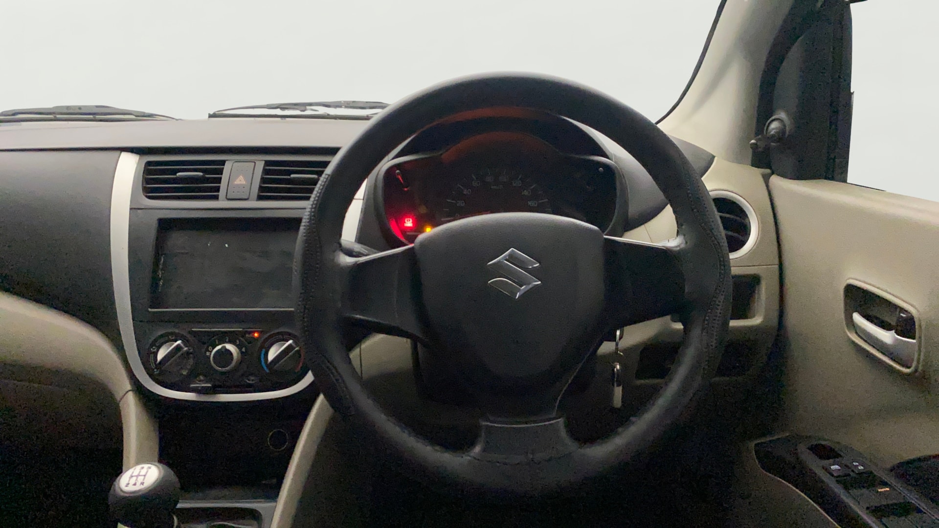 View 2015 Maruti Suzuki 1000 Base Variant Image 14 Used 2015 Maruti Suzuki 1000 Base Variant Image 14