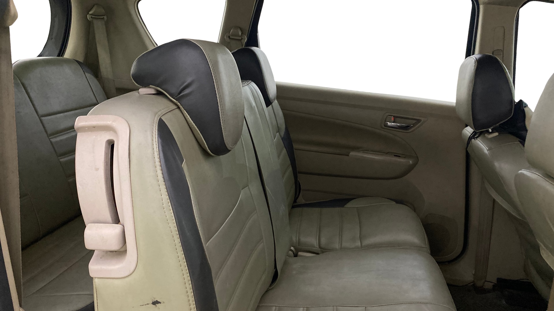 View 2017 Maruti Suzuki 1000 Base Variant Image 29 Used 2017 Maruti Suzuki 1000 Base Variant Image 29
