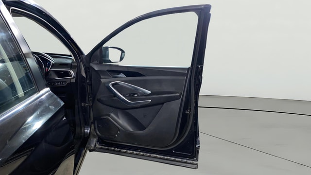 View MG Hector Image 47 Used MG Hector Image 47
