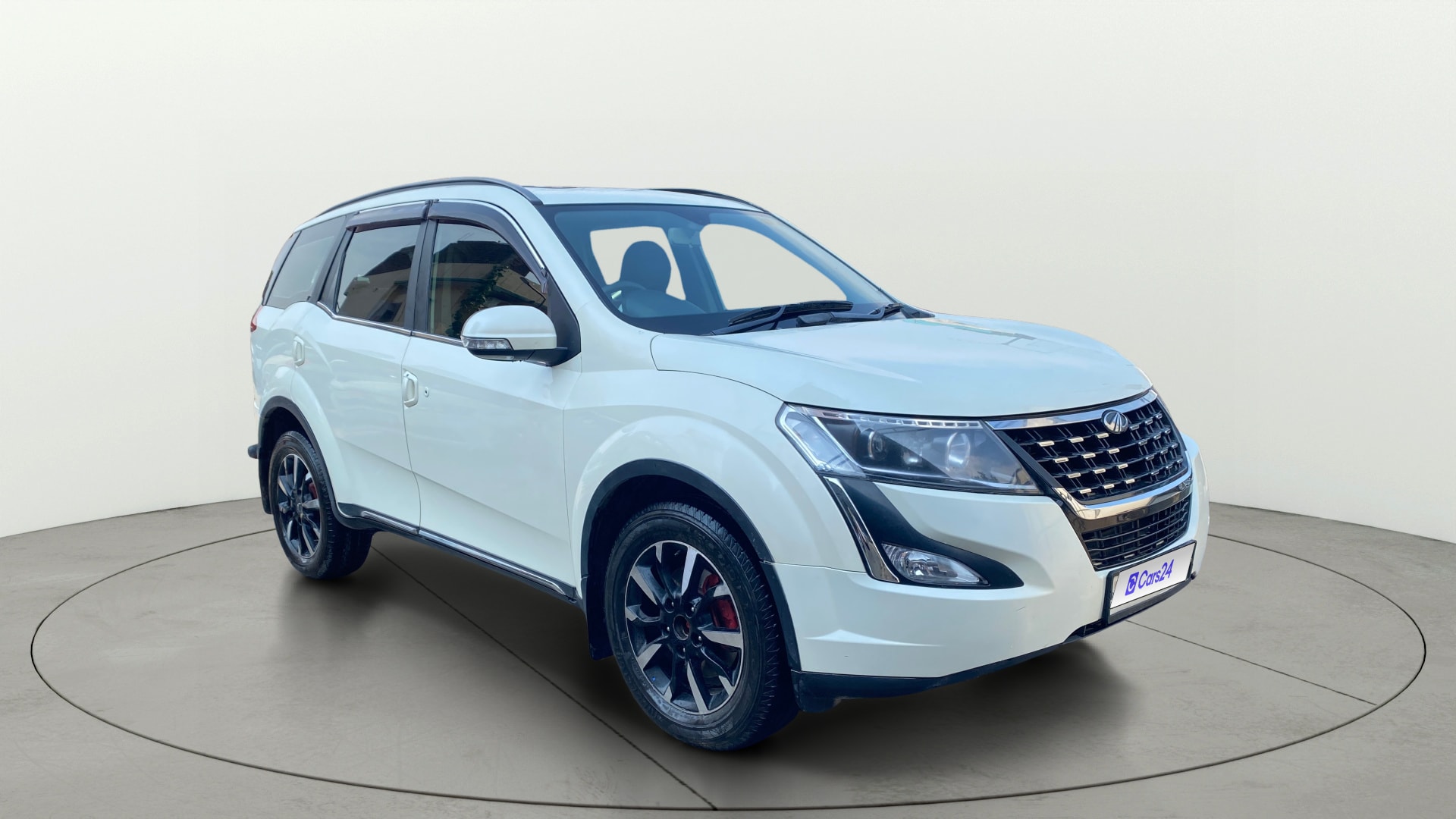 View 2021 Mahindra XUV500 W11 Image 24 Used 2021 Mahindra XUV500 W11 Image 24