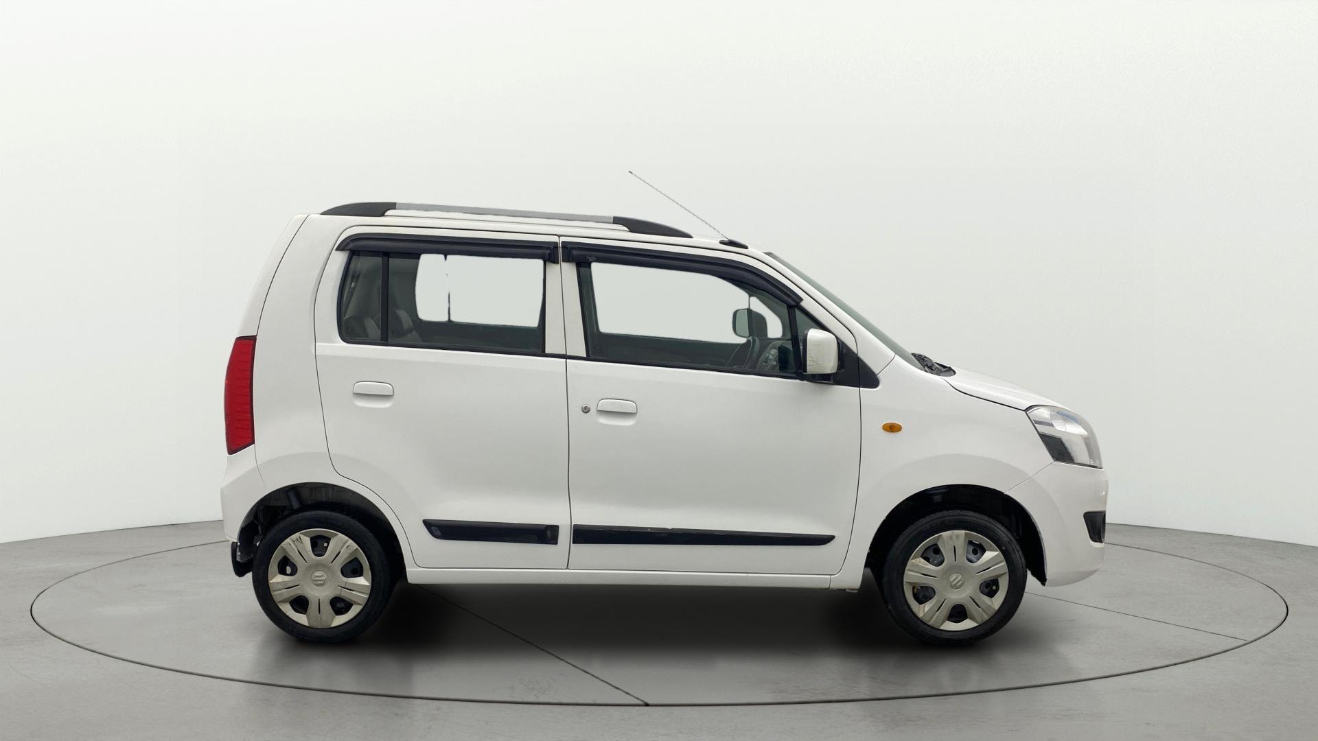 View 2017 Maruti Suzuki 1000 Base Variant Image 8 Used 2017 Maruti Suzuki 1000 Base Variant Image 8