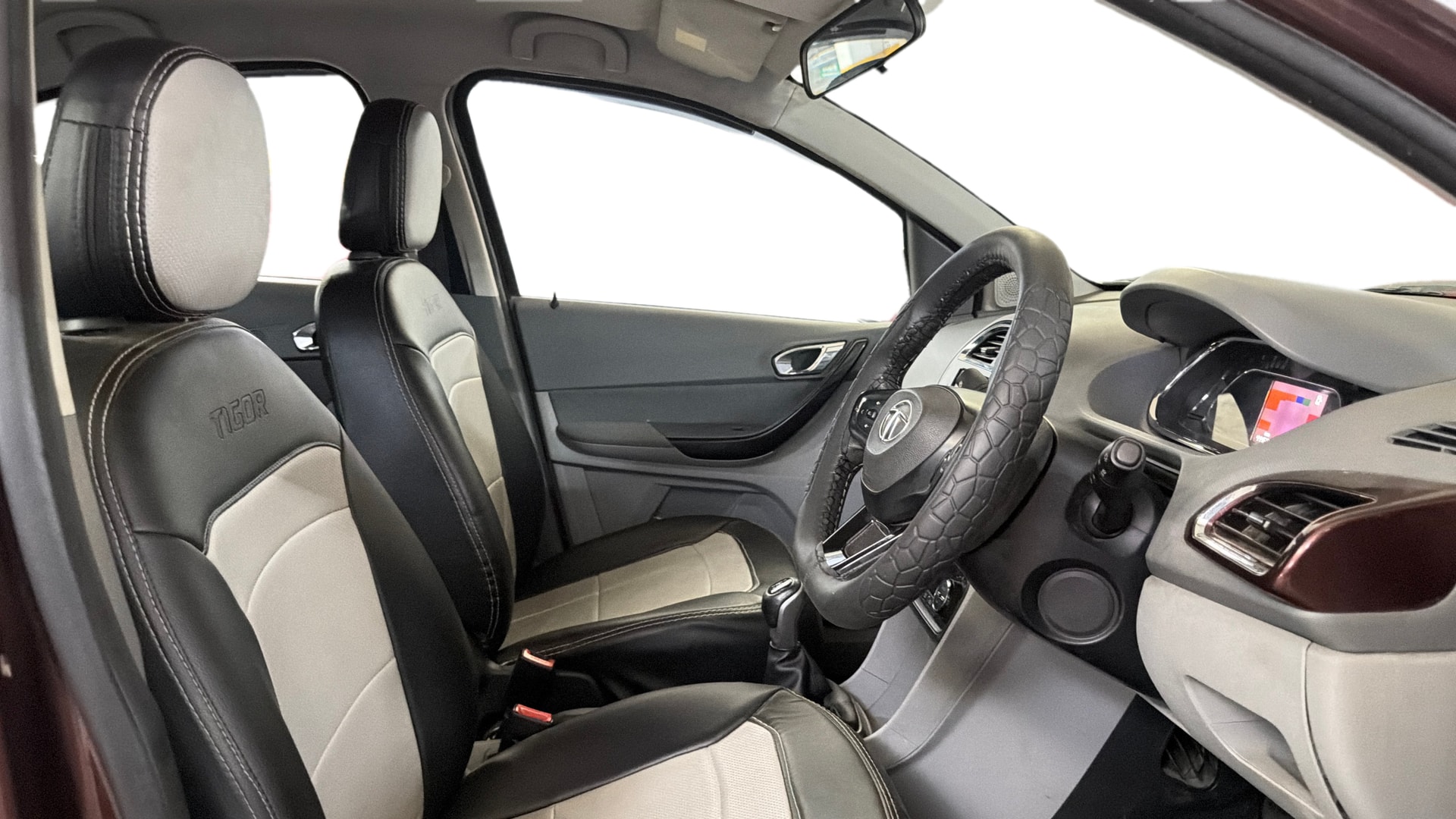 View 2020 Tata Tigor XE Diesel Image 26 Used 2020 Tata Tigor XE Diesel Image 26