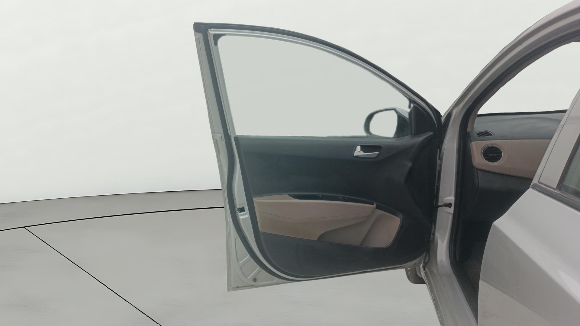 View 2017 Hyundai Grand i10 Sportz 1.2 Kappa Image 35 Used 2017 Hyundai Grand i10 Sportz 1.2 Kappa Image 35
