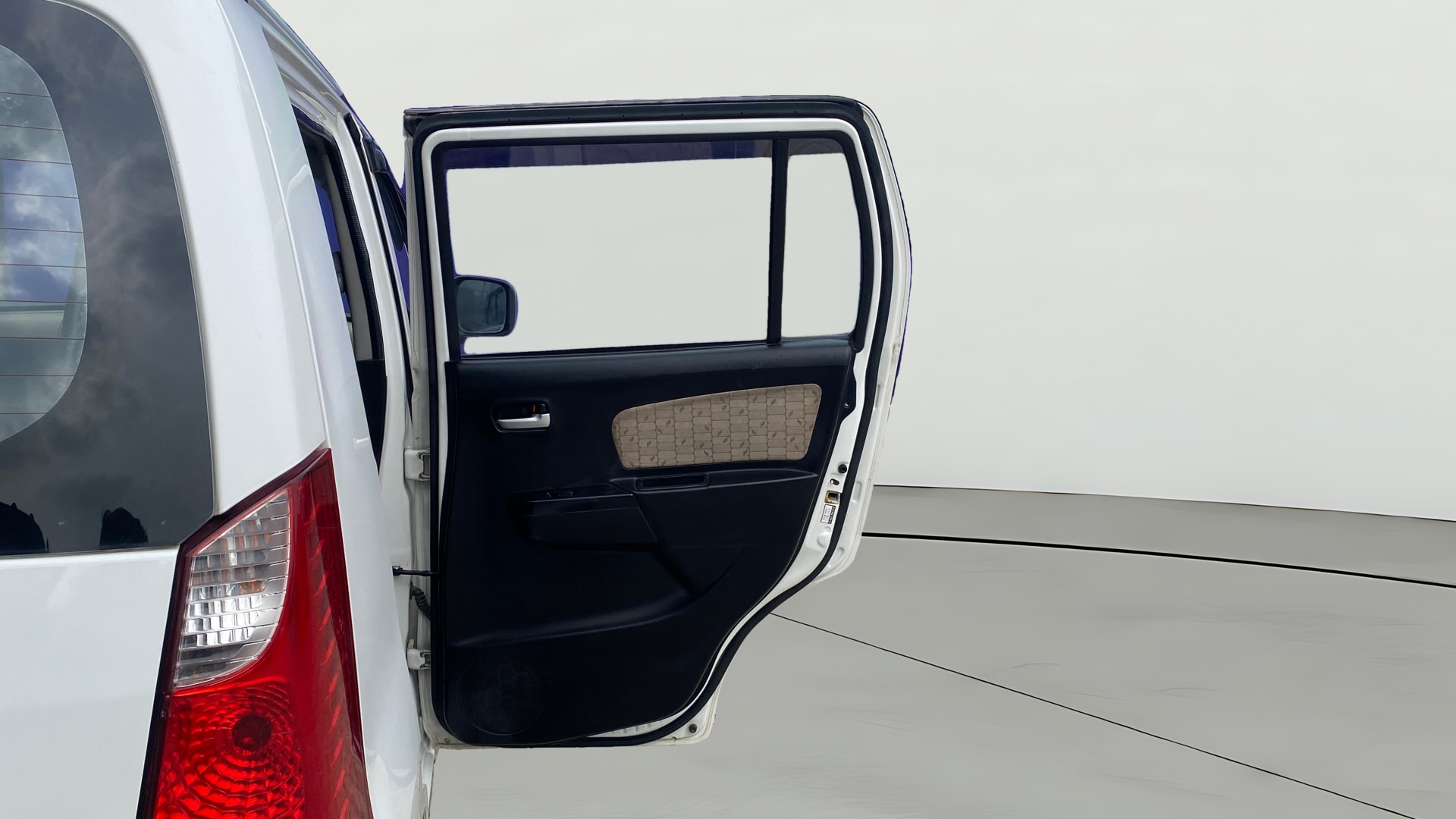 View 2018 Maruti Suzuki 1000 Base Variant Image 7 Used 2018 Maruti Suzuki 1000 Base Variant Image 7