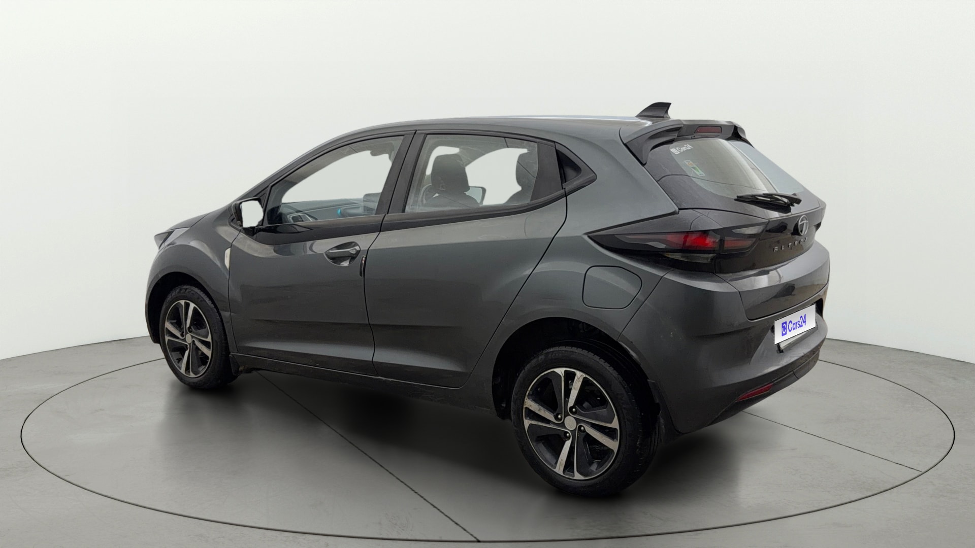 View 2024 Tata Altroz XZ Petrol Image 2 Used 2024 Tata Altroz XZ Petrol Image 2