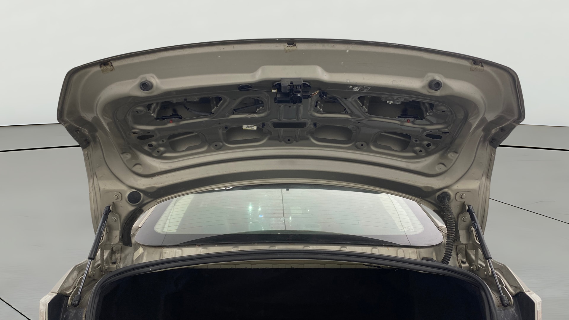 View 2019 Tata Tigor XE Diesel Image 16 Used 2019 Tata Tigor XE Diesel Image 16