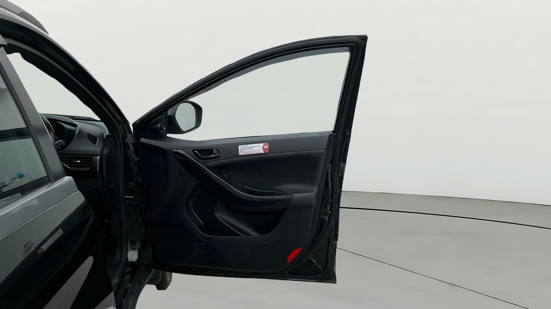 View 2022 Tata Nexon Revotron XE Image 48 Used 2022 Tata Nexon Revotron XE Image 48