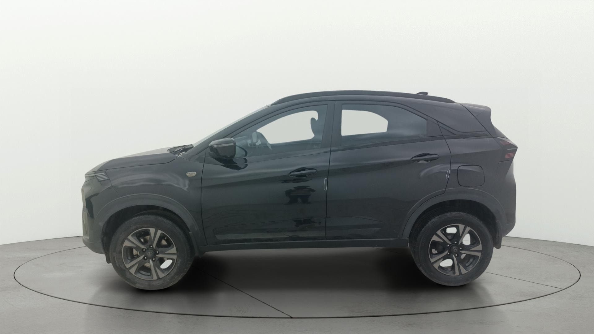 View 2024 Tata Nexon Revotron XE Image 6 Used 2024 Tata Nexon Revotron XE Image 6