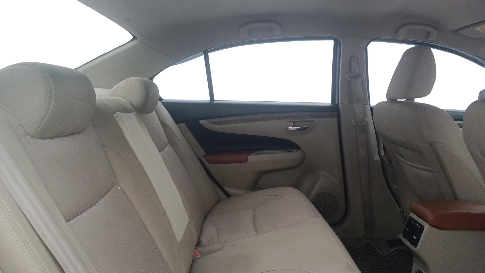 View 2022 Maruti Suzuki 1000 Base Variant Image 30 Used 2022 Maruti Suzuki 1000 Base Variant Image 30