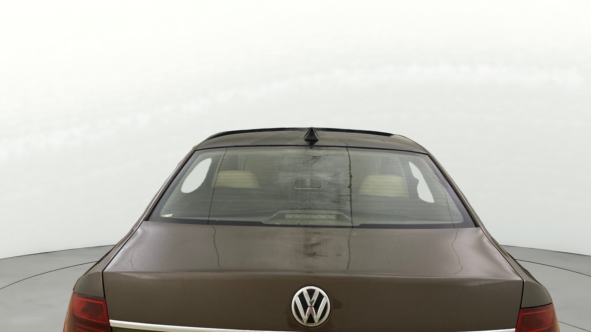 View 2015 Volkswagen Vento DSG Image 4 Used 2015 Volkswagen Vento DSG Image 4