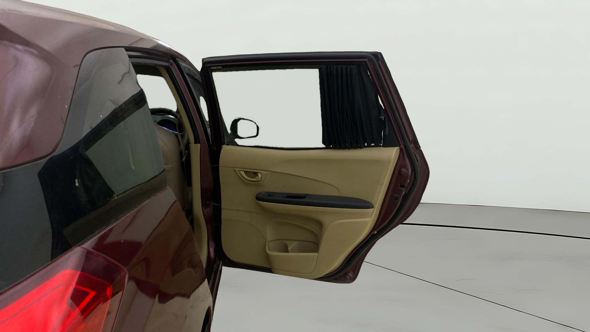 View 2014 Honda Mobilio E Diesel Image 7 Used 2014 Honda Mobilio E Diesel Image 7