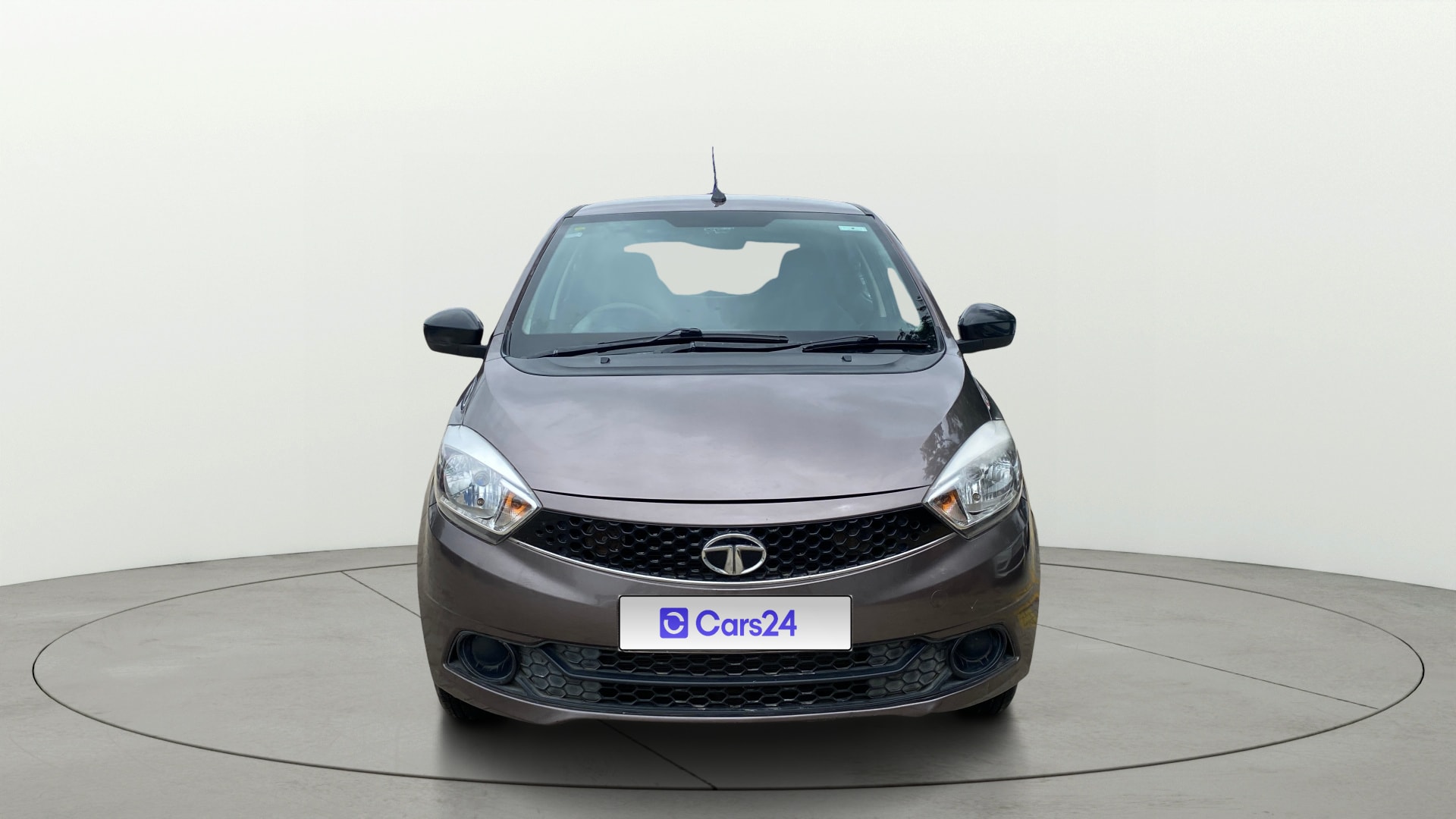 View 2017 Tata Tiago Revotorq XB Image 1 Used 2017 Tata Tiago Revotorq XB Image 1