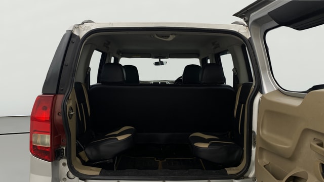 View Mahindra TUV300 Image 36 Used Mahindra TUV300 Image 36