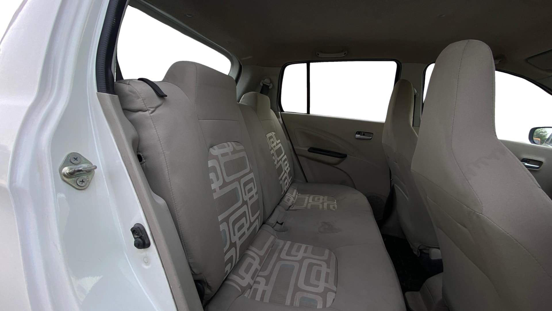 View 2020 Maruti Suzuki 1000 Base Variant Image 34 Used 2020 Maruti Suzuki 1000 Base Variant Image 34