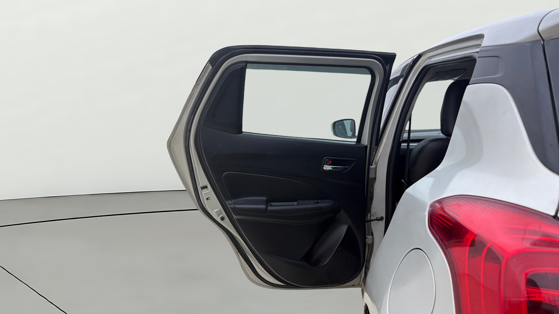 View 2018 Maruti Suzuki 1000 Base Variant Image 22 Used 2018 Maruti Suzuki 1000 Base Variant Image 22