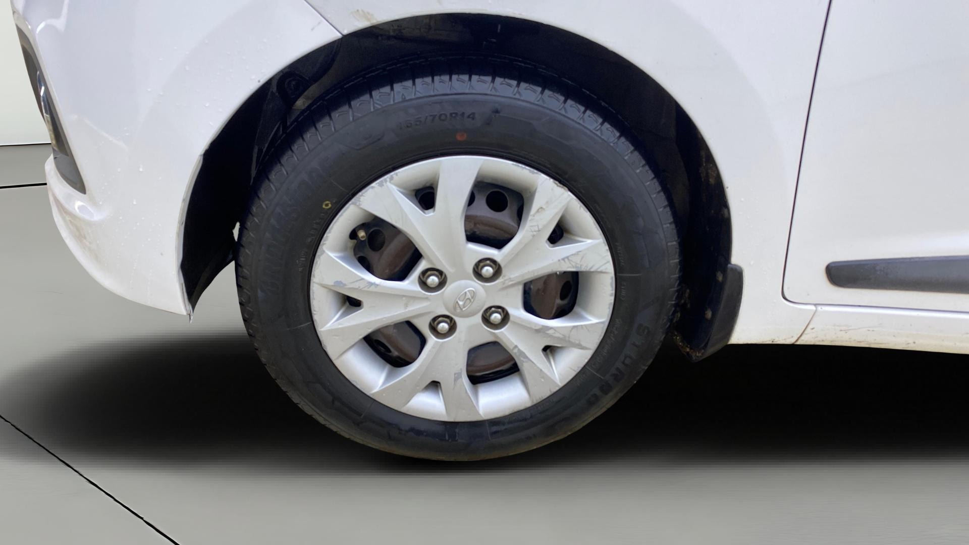 View 2015 Hyundai Grand i10 Sportz 1.2 Kappa Image 32 Used 2015 Hyundai Grand i10 Sportz 1.2 Kappa Image 32