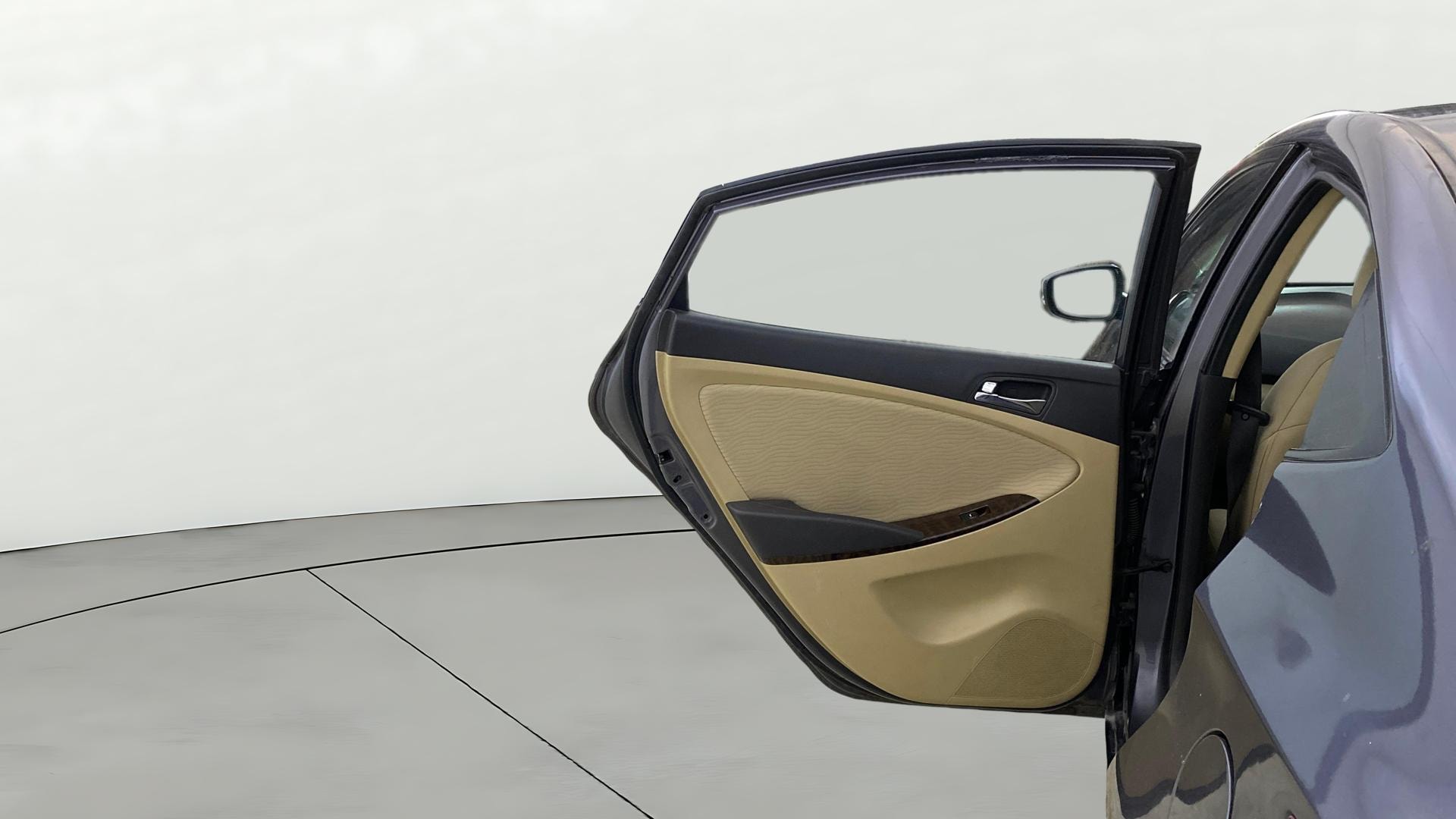 View 2014 Hyundai Fluidic Verna 1.6 VTVT SX AT Image 22 Used 2014 Hyundai Fluidic Verna 1.6 VTVT SX AT Image 22