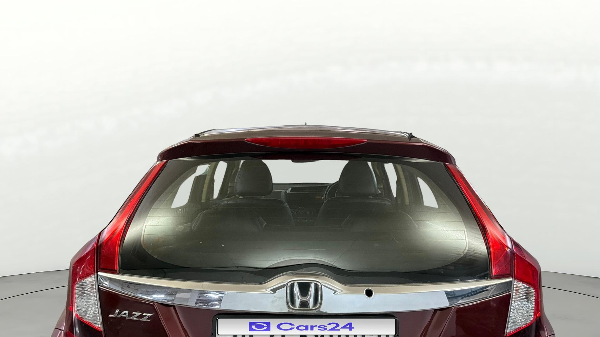 View 2015 Honda Jazz E MT Diesel Image 3 Used 2015 Honda Jazz E MT Diesel Image 3
