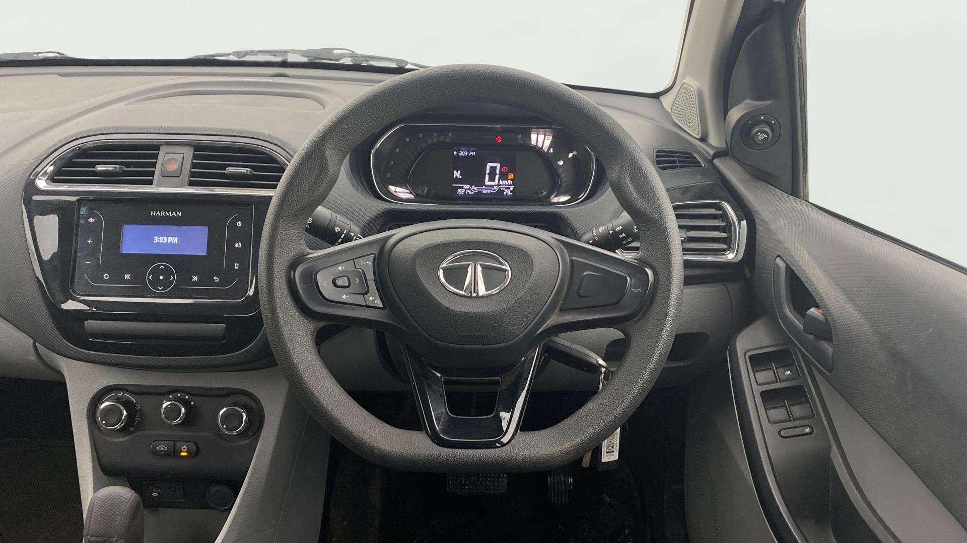 View 2023 Tata Tiago Revotorq XB Image 12 Used 2023 Tata Tiago Revotorq XB Image 12