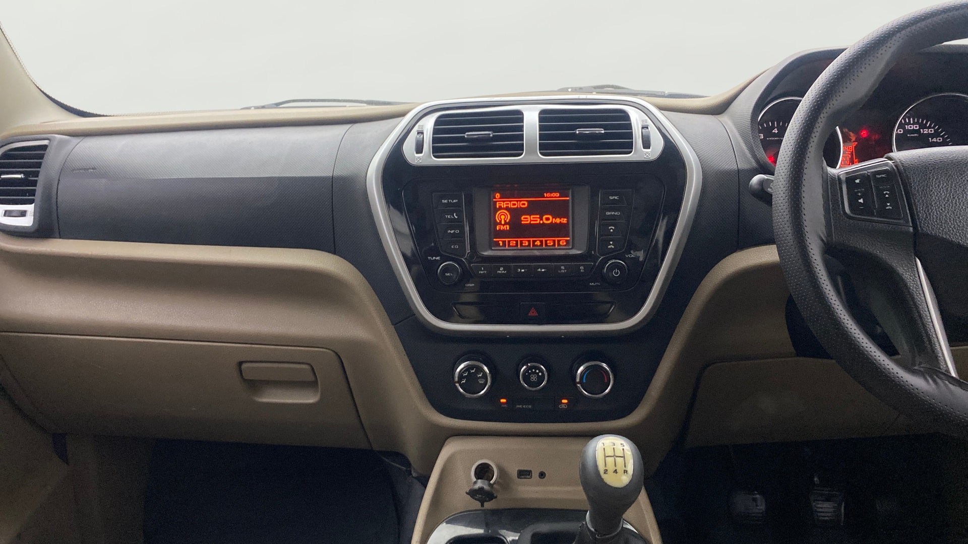 Used 2018 Mahindra TUV300 Used 2018 Mahindra TUV300