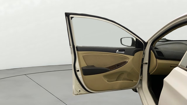 View Hyundai Fluidic Verna Image 36 Used Hyundai Fluidic Verna Image 36