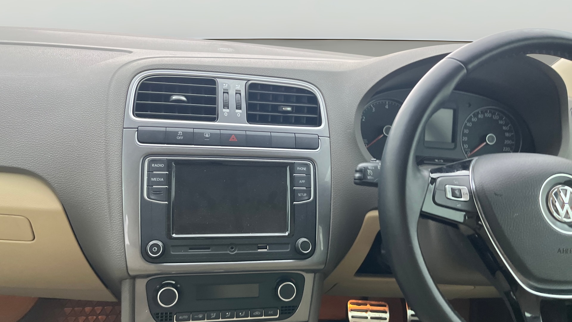View 2021 Volkswagen Vento 1.2 L TSI Comfortline Petrol AT Image 18 Used 2021 Volkswagen Vento 1.2 L TSI Comfortline Petrol AT Image 18