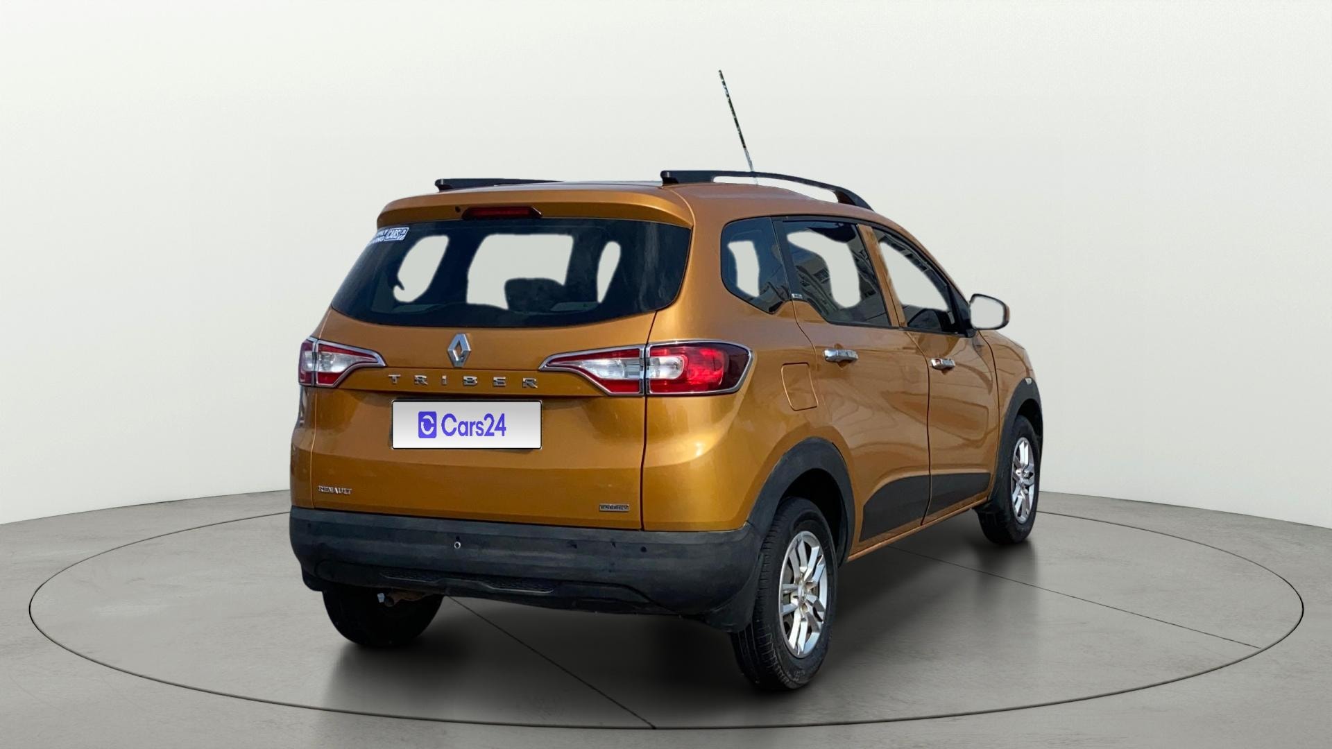 View 2020 Renault Triber RXE Image 43 Used 2020 Renault Triber RXE Image 43