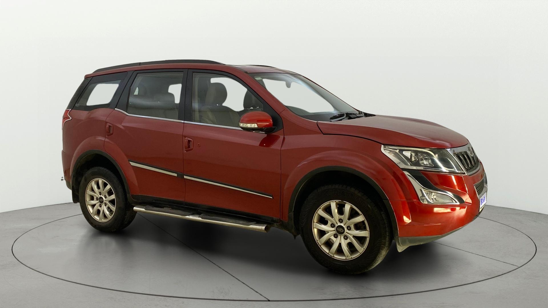 View 2015 Mahindra XUV500 W10 FWD Image 22 Used 2015 Mahindra XUV500 W10 FWD Image 22