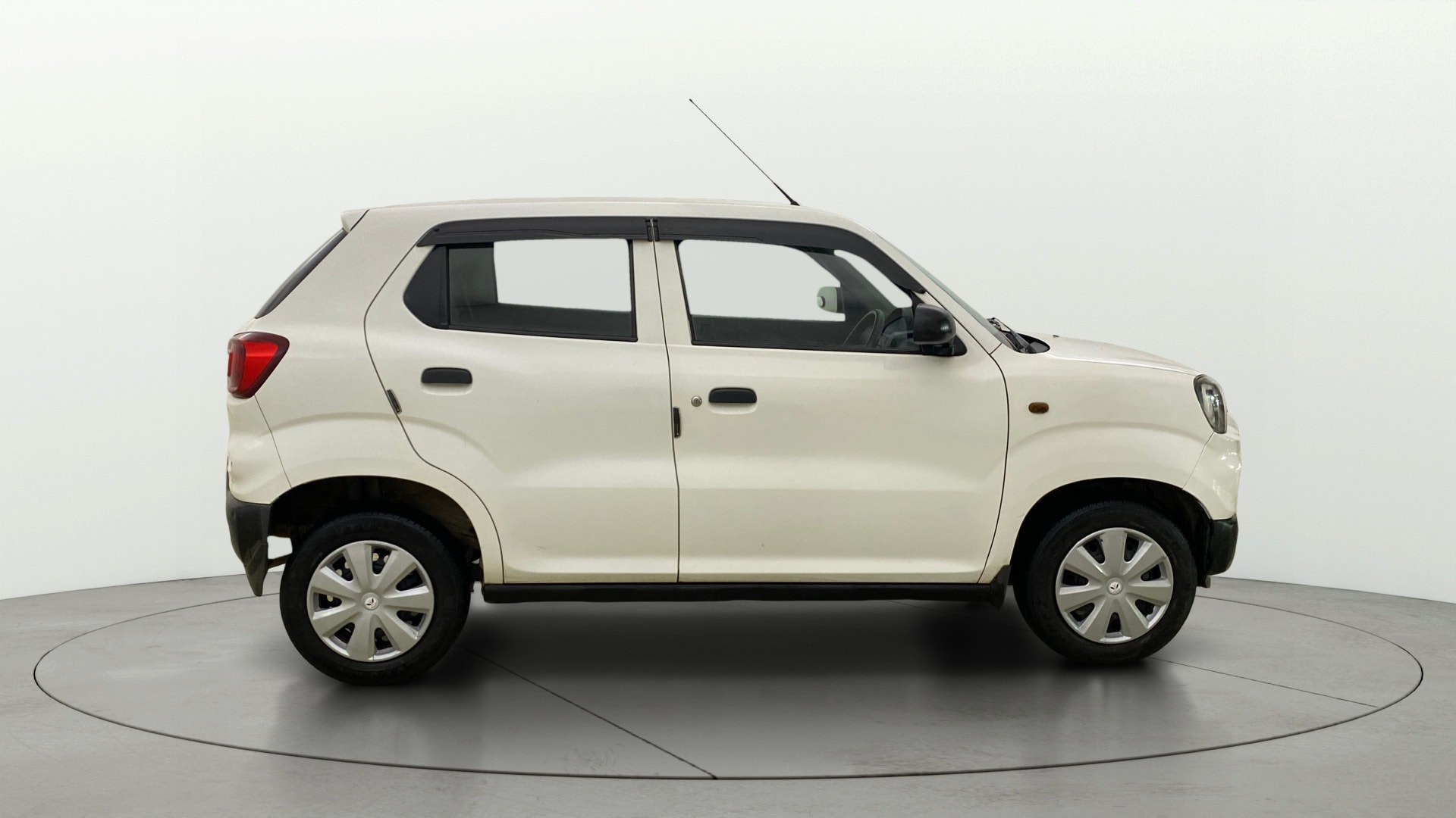 View 2021 Maruti Suzuki 1000 Base Variant Image 8 Used 2021 Maruti Suzuki 1000 Base Variant Image 8