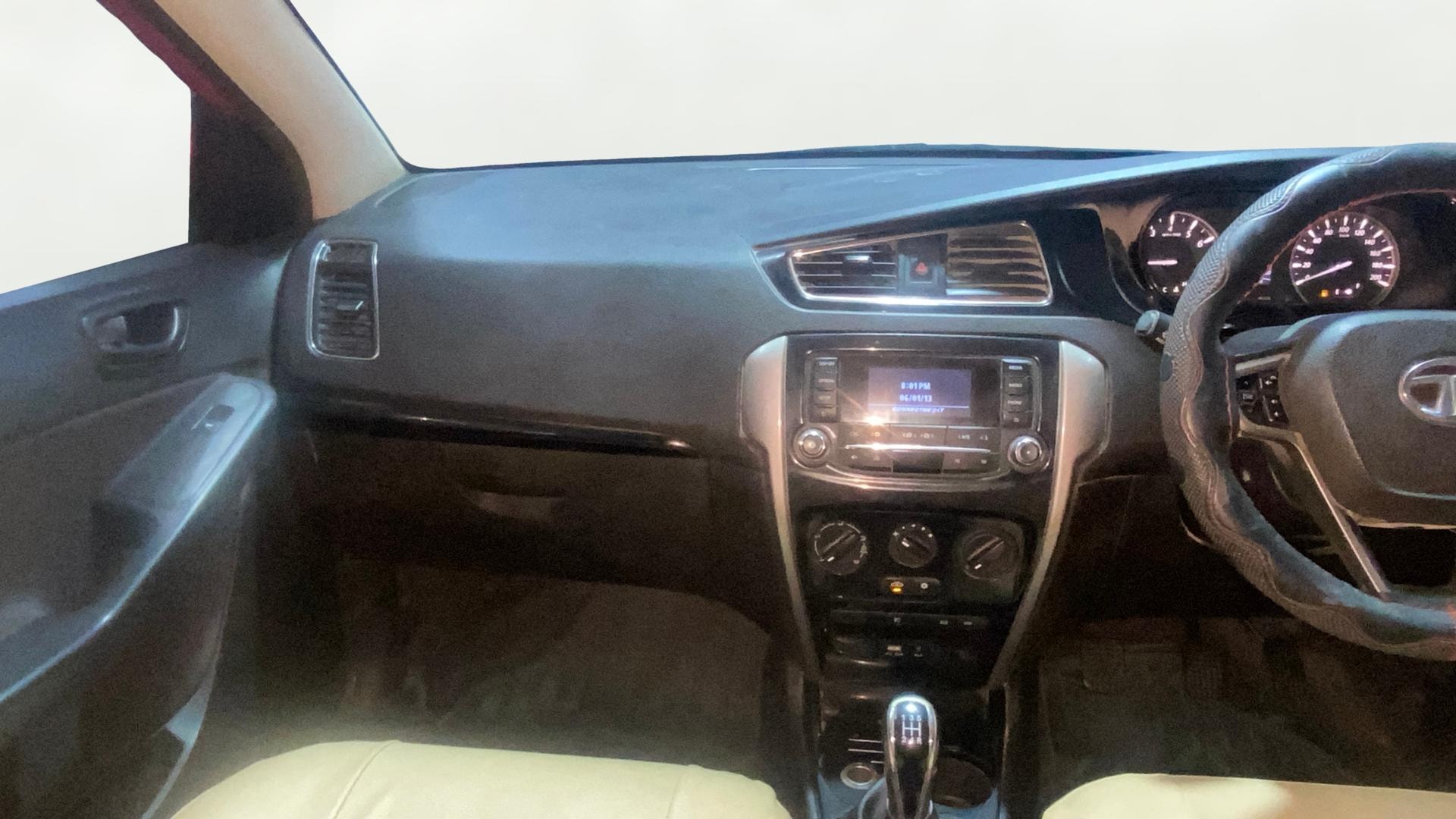 View 2015 Tata Bolt XE Quadrajet 75PS Diesel Image 17 Used 2015 Tata Bolt XE Quadrajet 75PS Diesel Image 17
