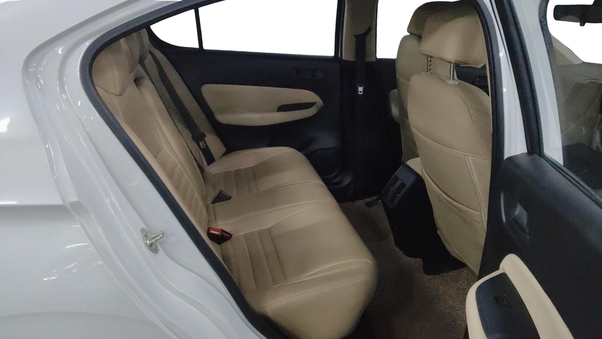 View 2024 Honda City ZX MT Diesel Anniversary Edition Image 34 Used 2024 Honda City ZX MT Diesel Anniversary Edition Image 34
