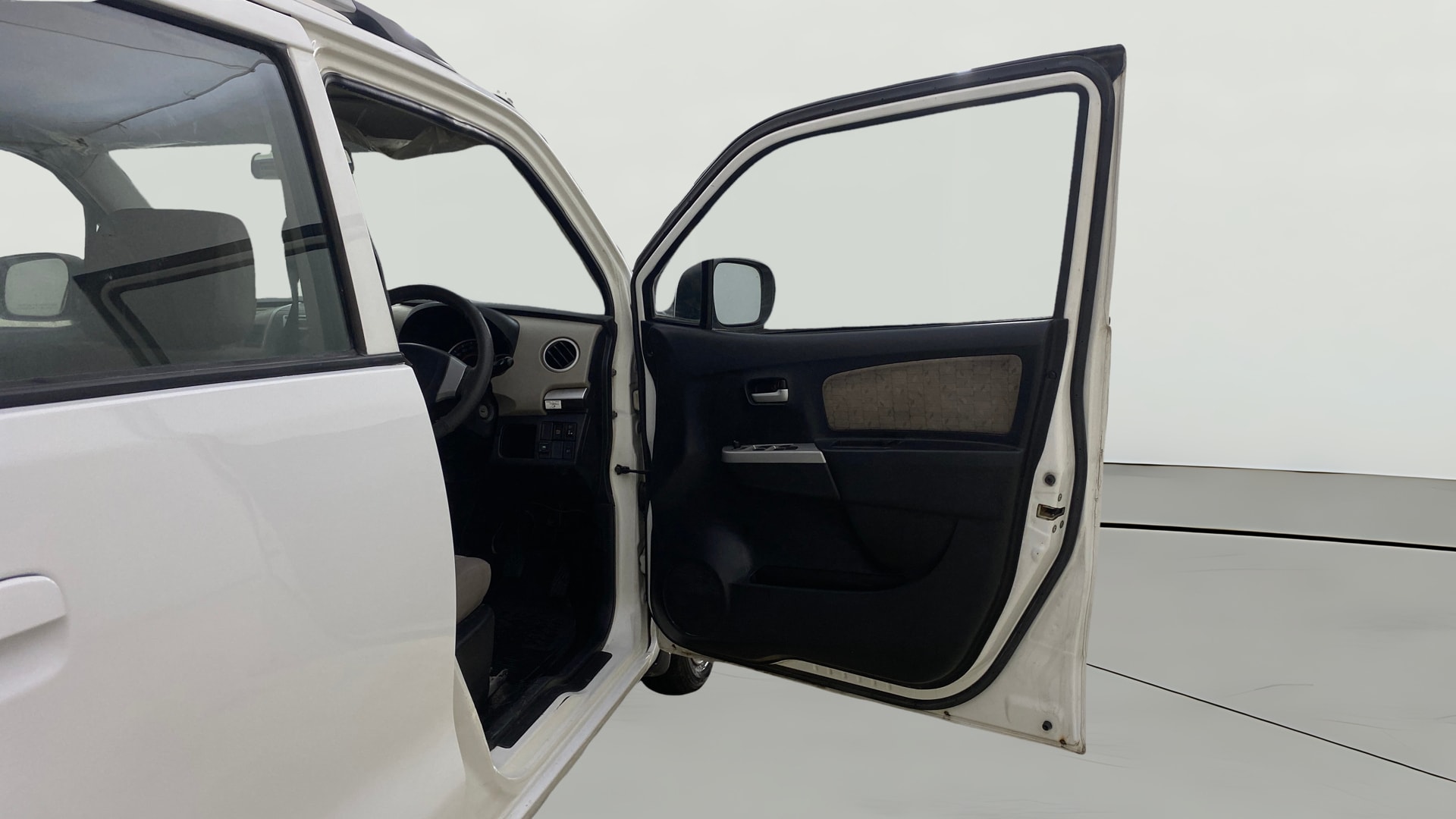 View 2015 Maruti Suzuki 1000 Base Variant Image 44 Used 2015 Maruti Suzuki 1000 Base Variant Image 44