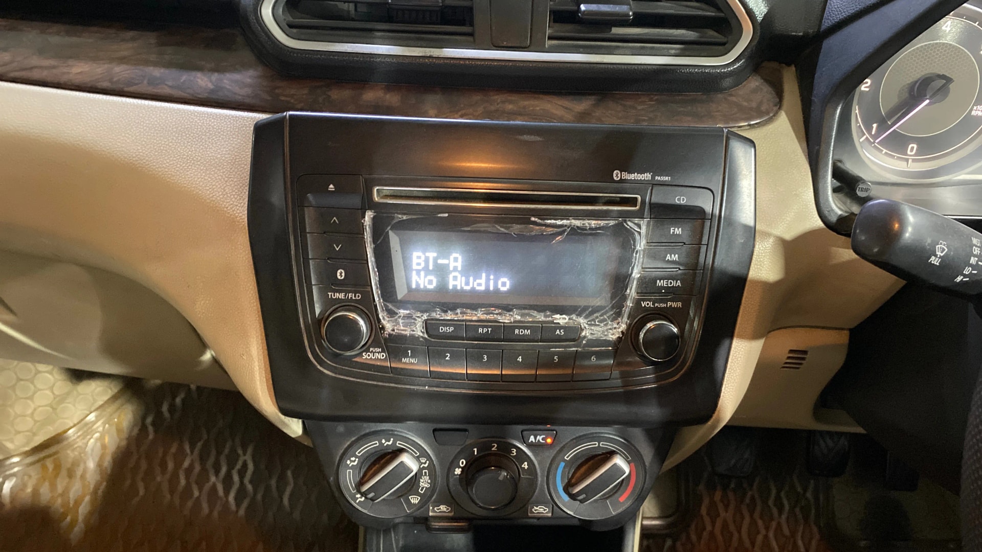 View 2017 Maruti Suzuki 1000 Base Variant Image 17 Used 2017 Maruti Suzuki 1000 Base Variant Image 17