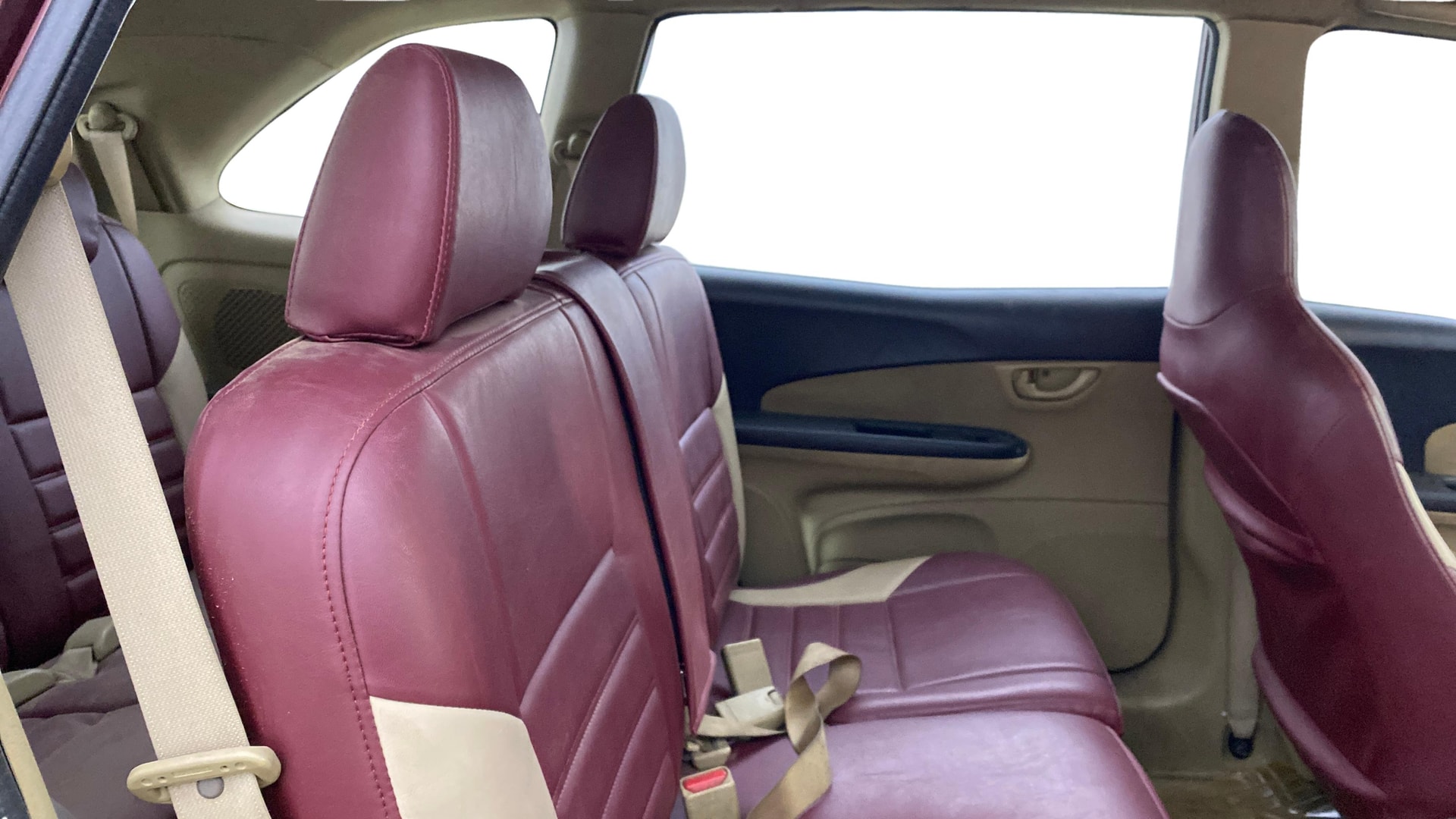 View 2015 Honda Mobilio E Diesel Image 30 Used 2015 Honda Mobilio E Diesel Image 30