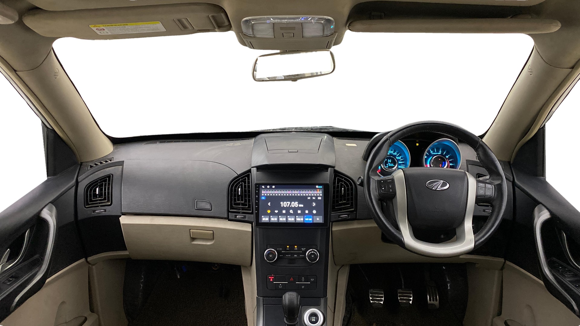 View 2015 Mahindra XUV500 W10 FWD Image 32 Used 2015 Mahindra XUV500 W10 FWD Image 32