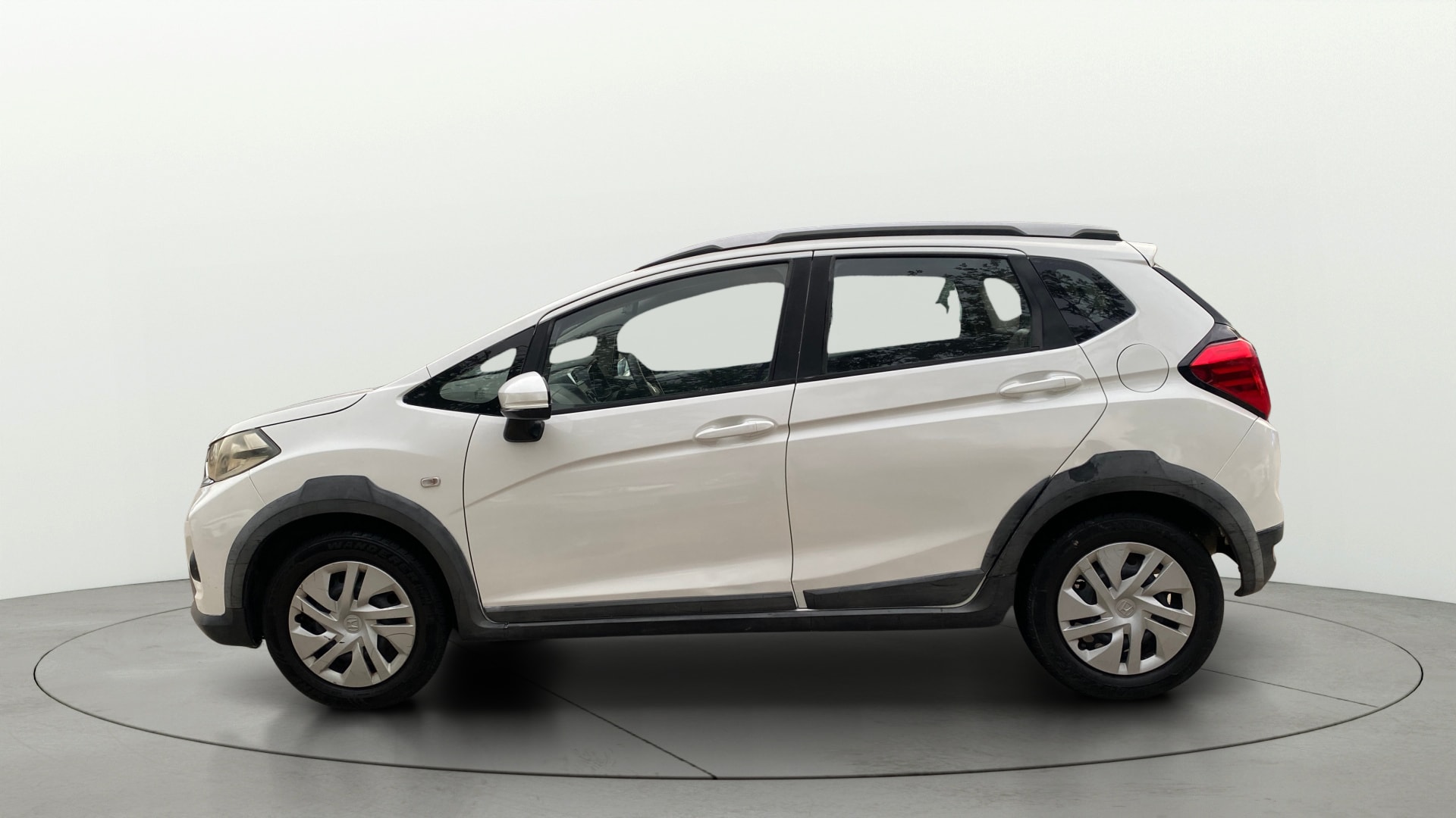 View 2017 Honda WR-V S MT Diesel Edge Edition Image 5 Used 2017 Honda WR-V S MT Diesel Edge Edition Image 5
