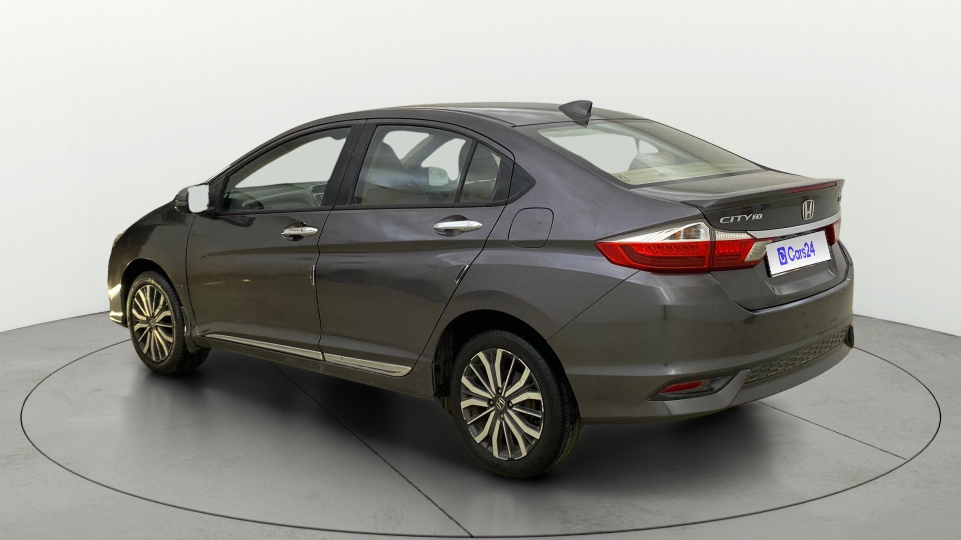 View 2018 Honda City ZX CVT Image 2 Used 2018 Honda City ZX CVT Image 2
