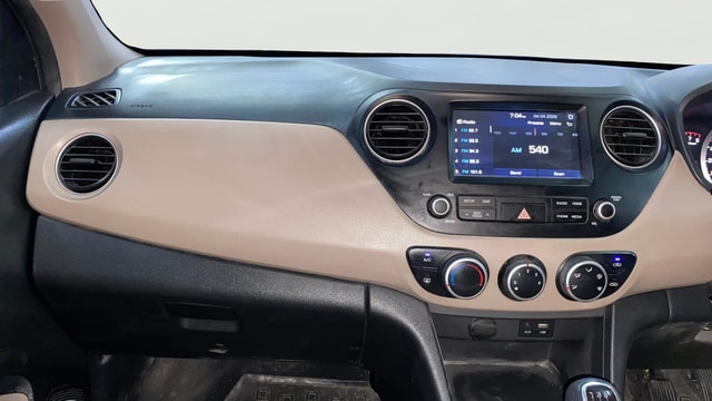 View Hyundai Grand i10 Image 17 Used Hyundai Grand i10 Image 17