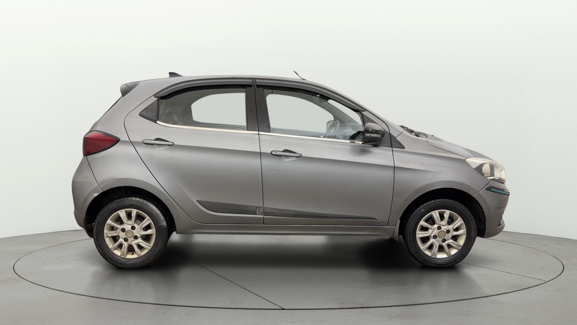View 2018 Tata Tiago Revotorq XB Image 8 Used 2018 Tata Tiago Revotorq XB Image 8