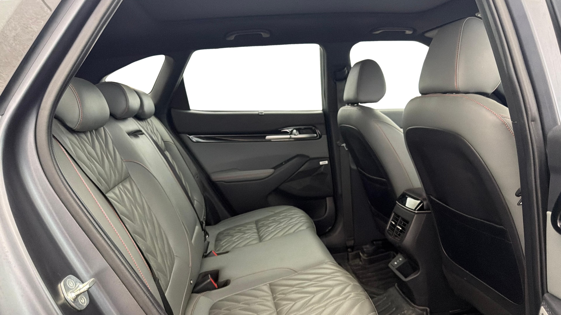 View 2025 Kia Seltos D1.5 CRDI VGT 6AT X Line (S) Image 37 Used 2025 Kia Seltos D1.5 CRDI VGT 6AT X Line (S) Image 37