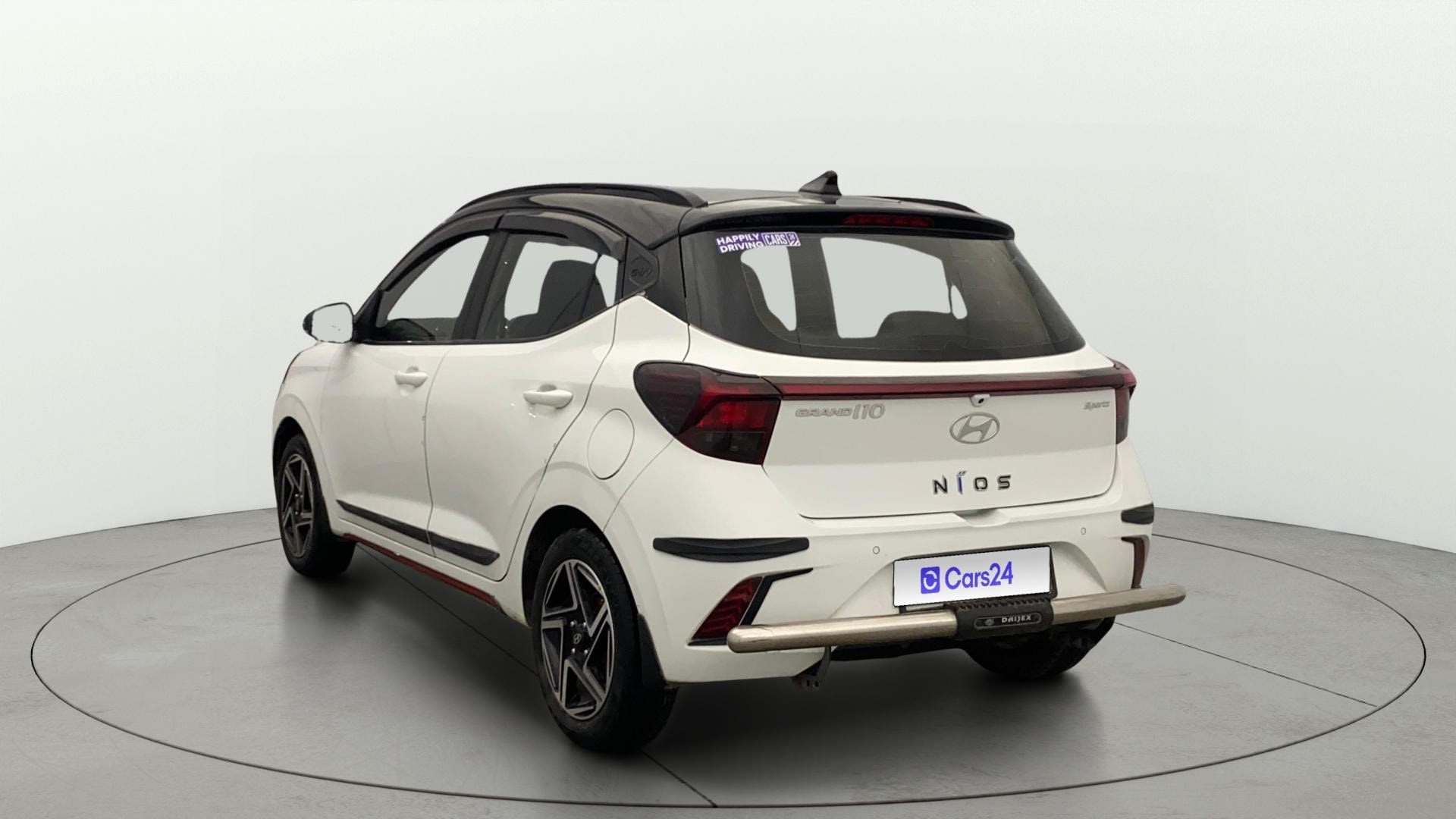 View 2023 Hyundai Grand i10 Nios Sportz Petrol Dual Tone Image 2 Used 2023 Hyundai Grand i10 Nios Sportz Petrol Dual Tone Image 2