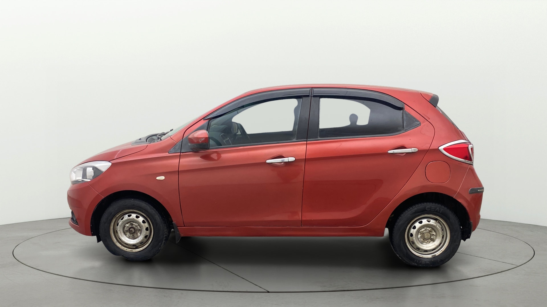 View 2016 Tata Tiago Revotorq XB Image 5 Used 2016 Tata Tiago Revotorq XB Image 5