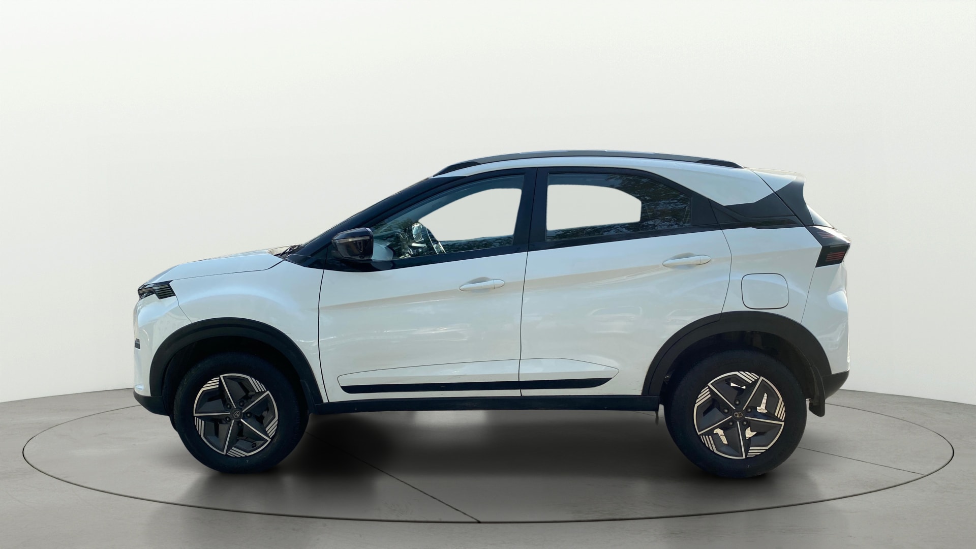 View 2024 Tata Nexon Revotron XE Image 6 Used 2024 Tata Nexon Revotron XE Image 6