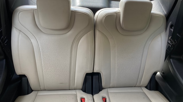 View Mahindra XUV700 Image 10 Used Mahindra XUV700 Image 10
