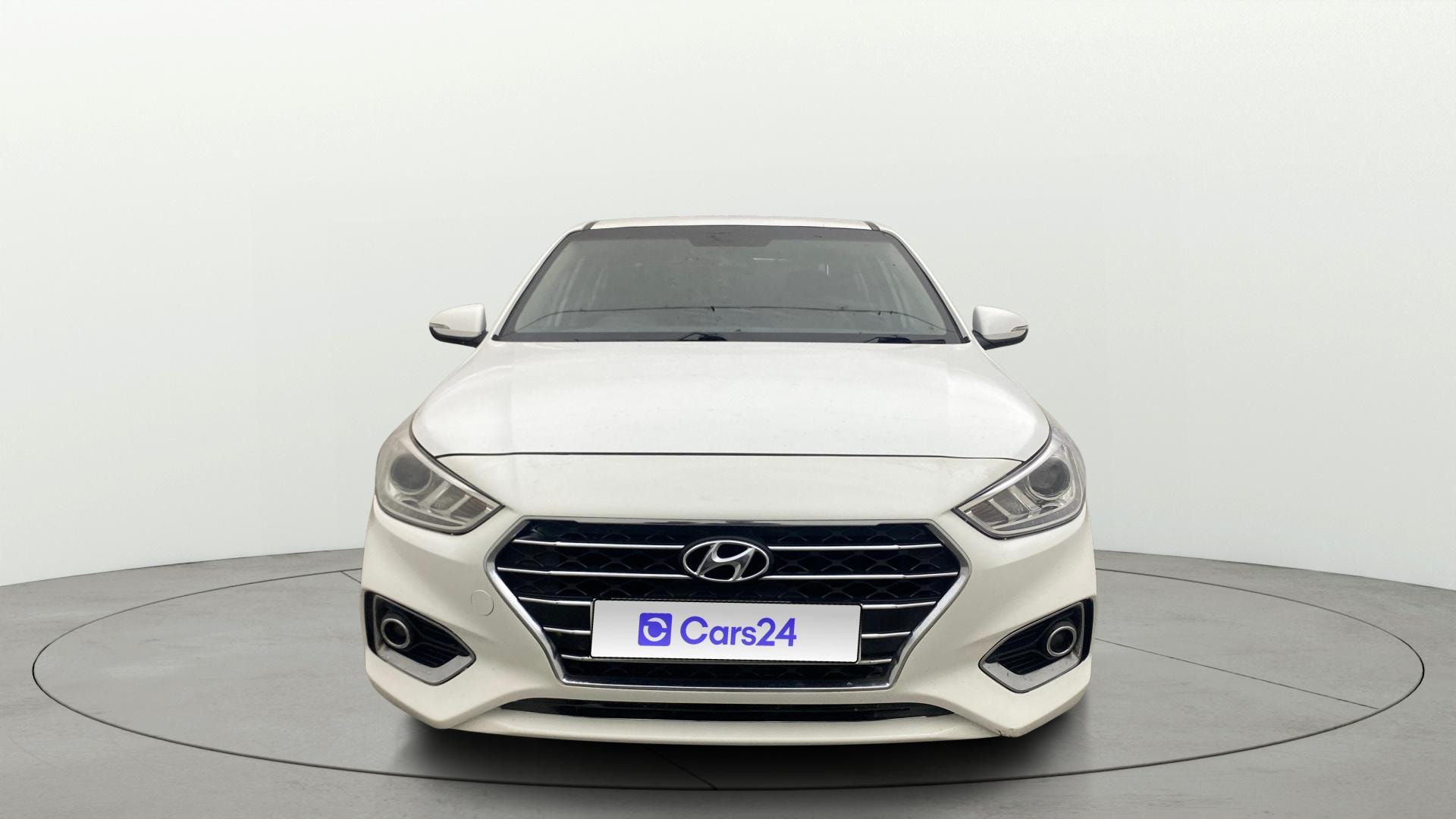 View 2019 Hyundai Verna 1.6 VTVT SX (O) AT Image 1 Used 2019 Hyundai Verna 1.6 VTVT SX (O) AT Image 1