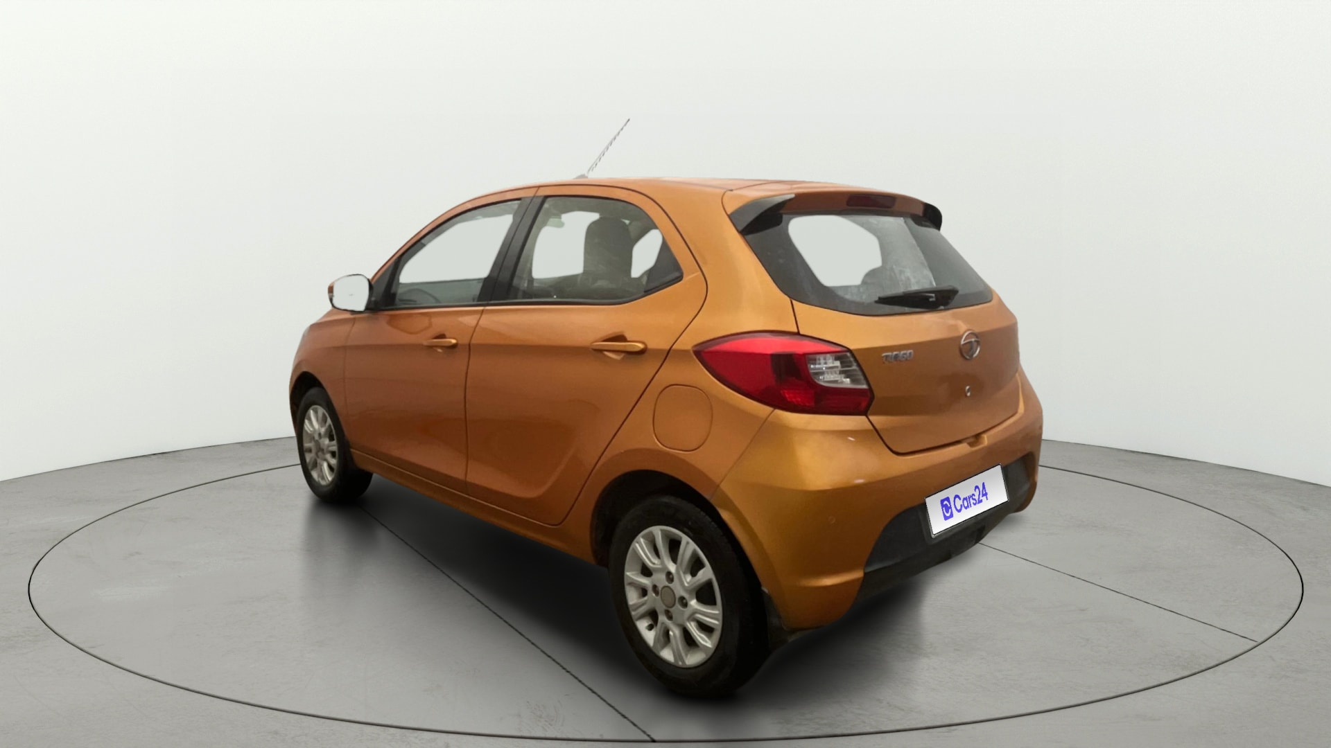 View 2017 Tata Tiago Revotorq XB Image 2 Used 2017 Tata Tiago Revotorq XB Image 2