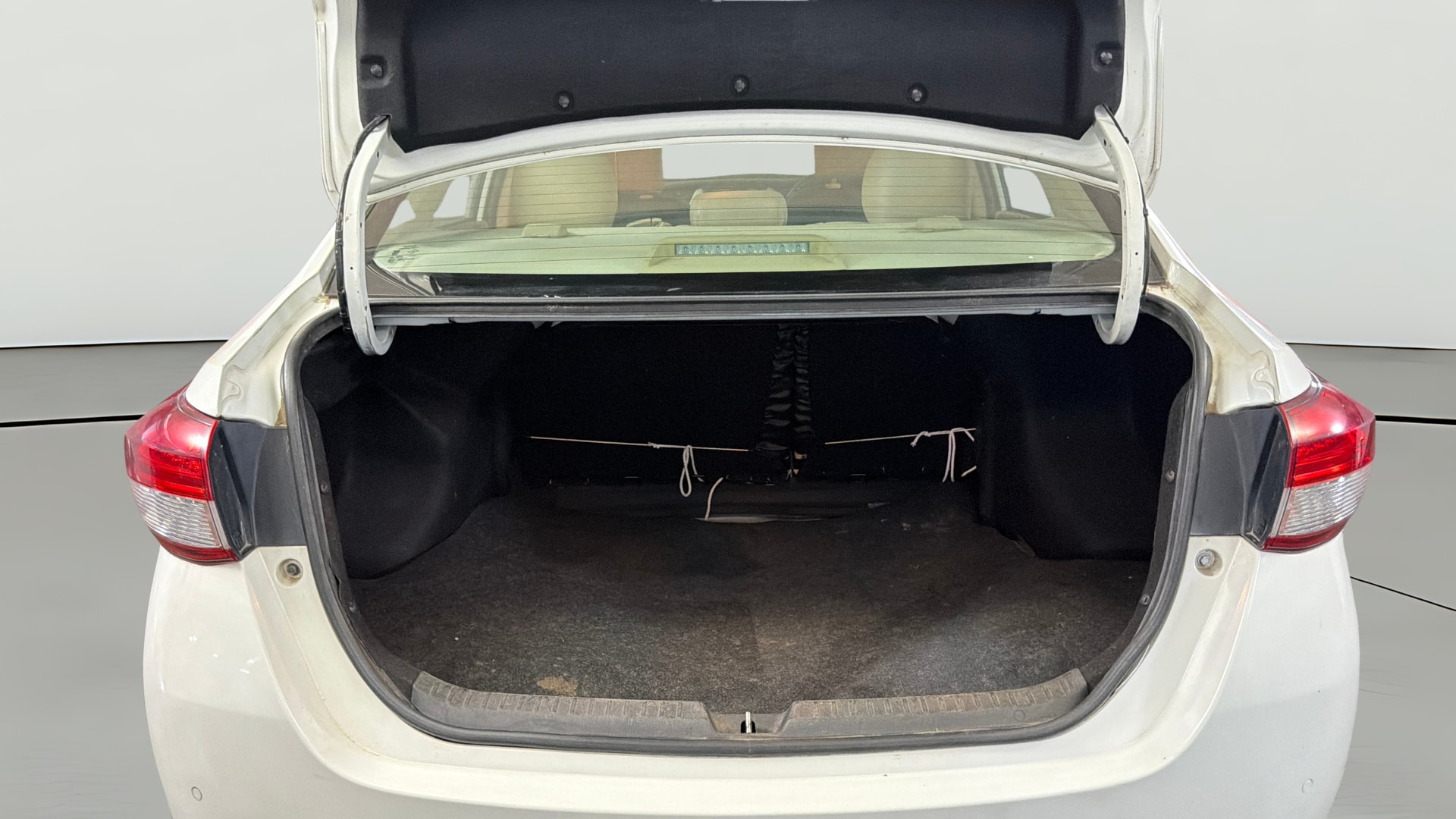 View 2018 Toyota Yaris V CVT Image 39 Used 2018 Toyota Yaris V CVT Image 39